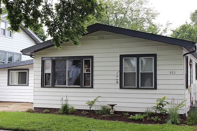 1st image of 923 Lathrop Ave