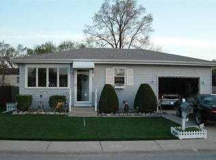 1073 W 60th Pl, Merrillville, IN 46410