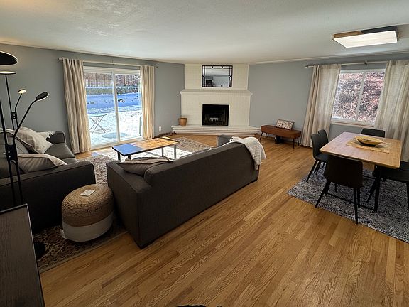 Living room - patio off sliding door with big backyard and bbq
