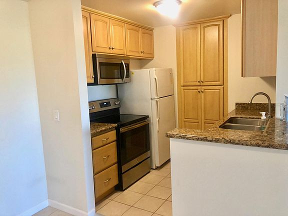 2nd image of 800 Coriander Dr Unit M