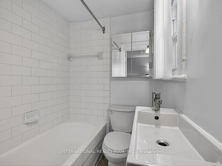 109 Balsam Ave S #4 — Photo 21
