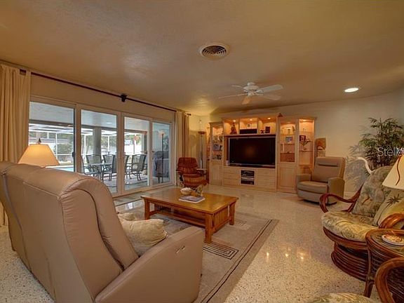 4th image of 4040 39th St S