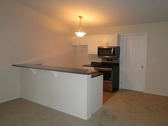 4th image of 1113 Lake Shore Cir