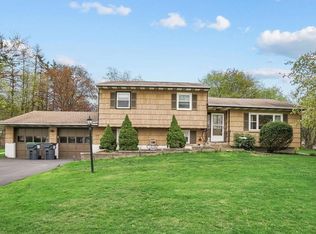 27 Highview Dr, Middletown, NY 10941