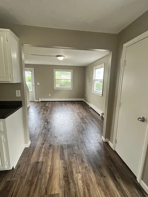 2 bed, 800 sqft, $1,575 — Photo 2