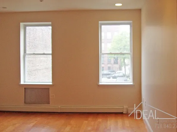 22 Irving Pl APT 1A, New York, NY 10003