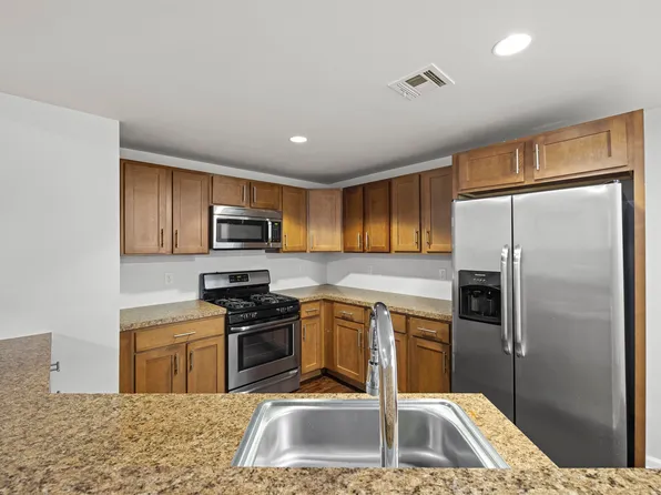 305 Whiton Street image 9 of 17