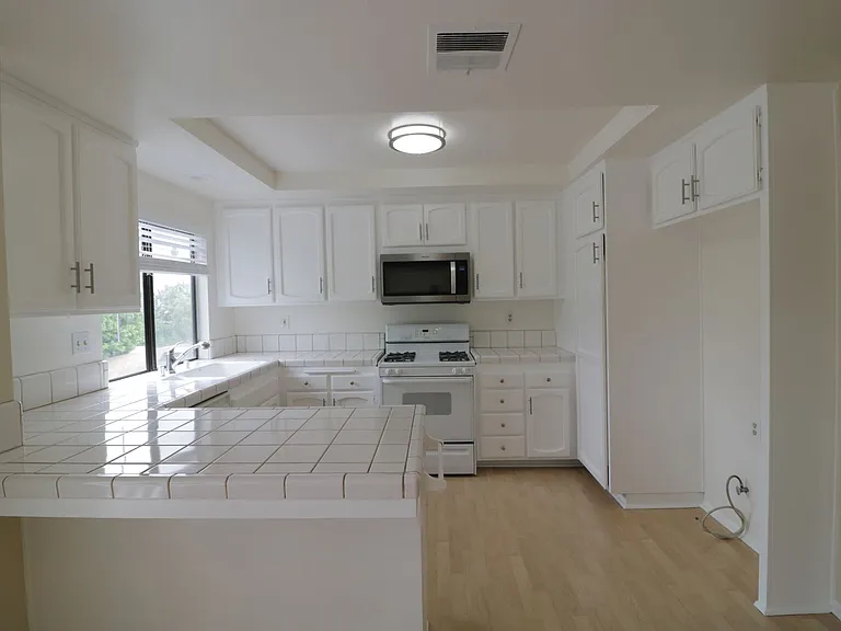 22525 Sherman Way #807 — Photo 6