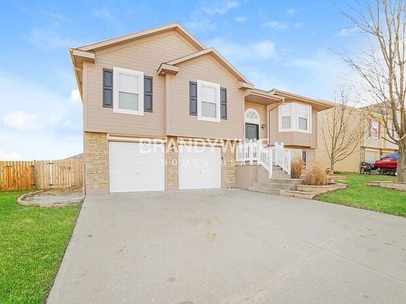 2nd image of 1607 NW High View Dr