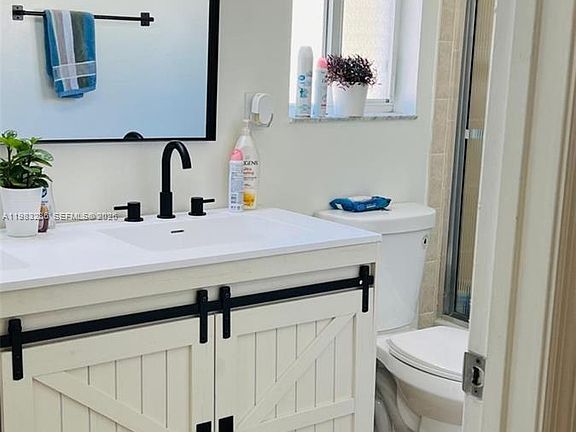 5th image of 13311 SW 42nd St