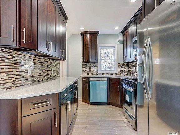 3rd image of 54 Park Ave