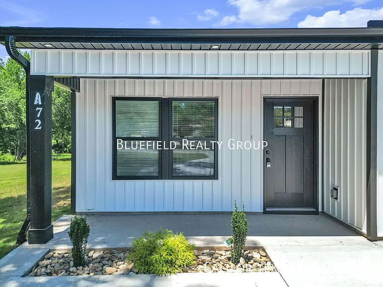 72 Blackstock Rd — Photo 3