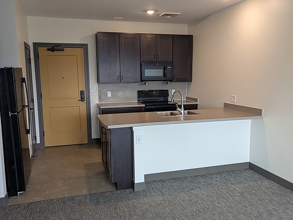 3rd image of 415 Martin Luther King Jr St SE Suite 205