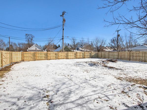 1614 Kendall St, South Bend, IN 46613