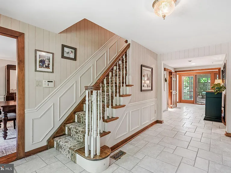 12 Hessian Way — Photo 7