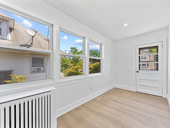 4th image of 373 Palmer Ave Floor 2
