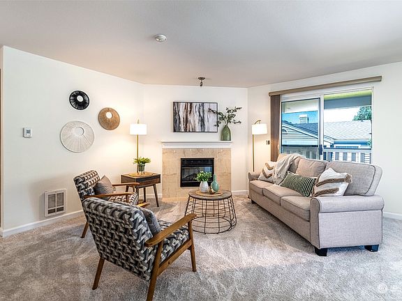 2nd image of 17122 44th Avenue W #D201