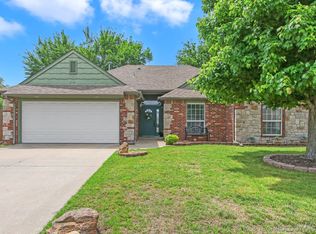 1202 E 146th Pl S, Glenpool, OK 74033