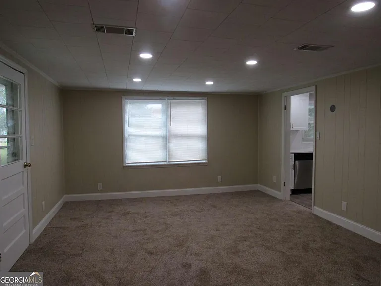 112 Judy Ave — Photo 29