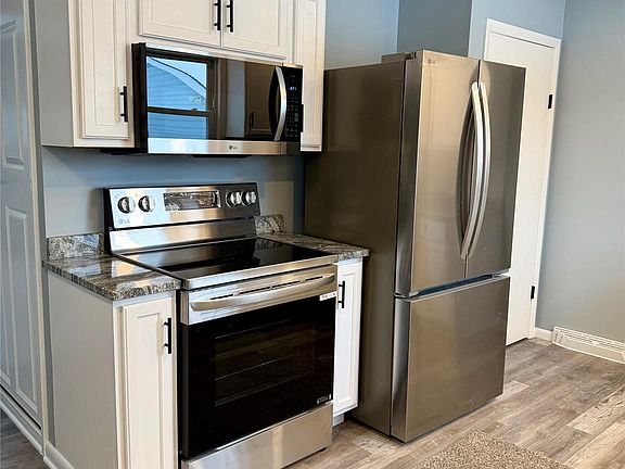 2nd image of 5976 Falkenbury Rd