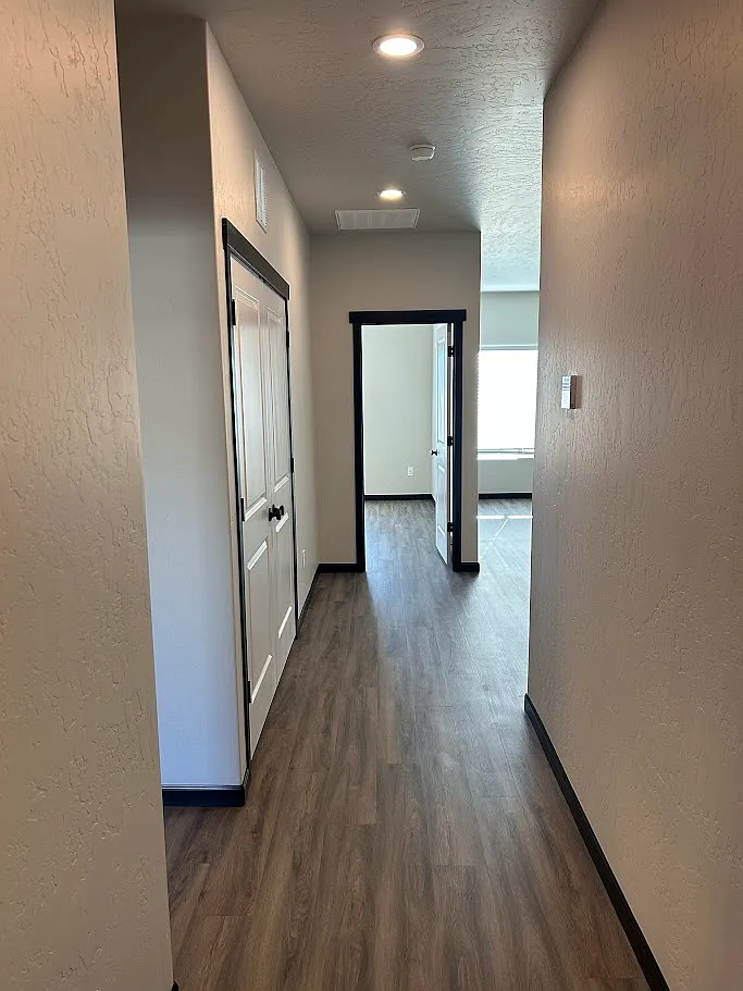 2 bed, 1048 sqft, $1,850 — Photo 3