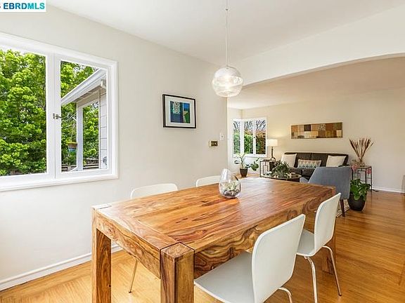 5th image of 4023 Aspen Pl