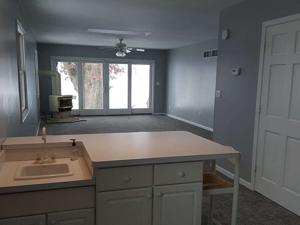 Dining Area towards Lake