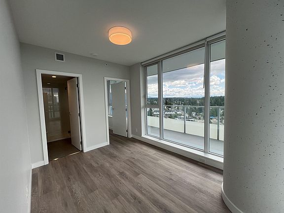 4th image of 567 Emerson St #2801