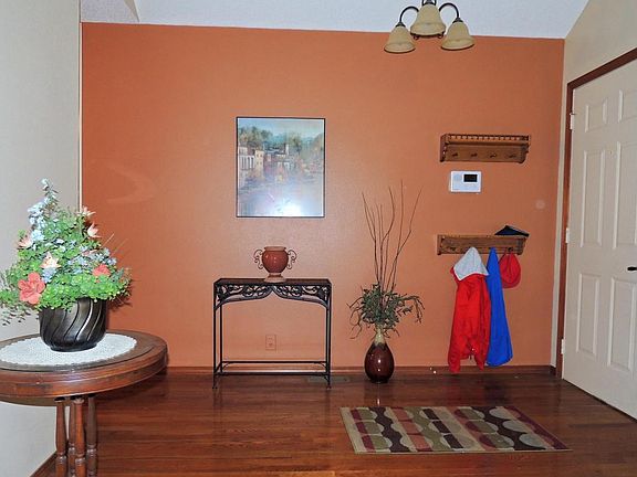 2nd image of 1114 Woodland Dr
