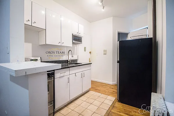 Rented by City Connections Realty | media 5