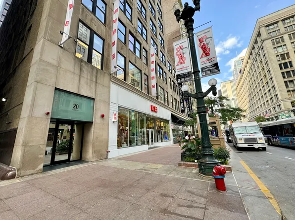 20 N State St APT 901, Chicago, IL 60602