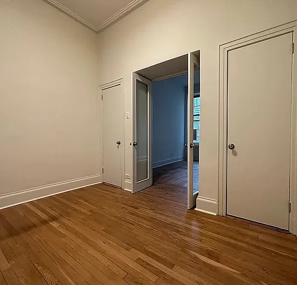 448 W 57th St #1B — Photo 4