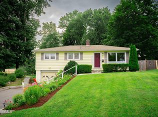 15 Williamsburg Ter, Pittsfield, MA 01201