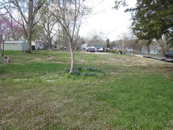 312 E 5th St, Wellsville, KS 66021