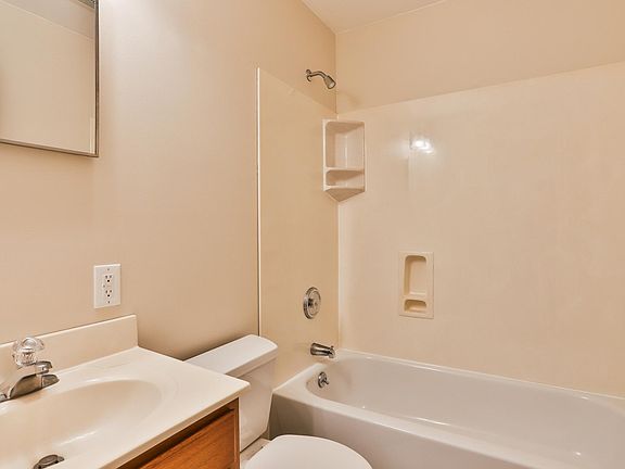 5th image of 6657 W Park Ave