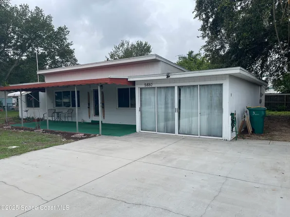 9880 Oak St, Micco, FL 32976