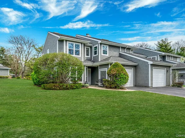 47 Madder Lake Circle, Commack, NY 11725