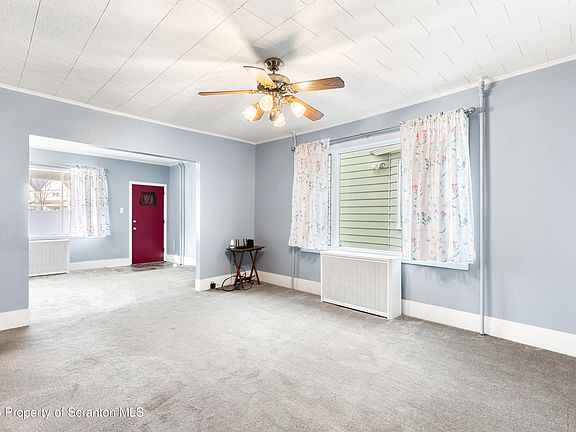 5th image of 649 N Franklin St