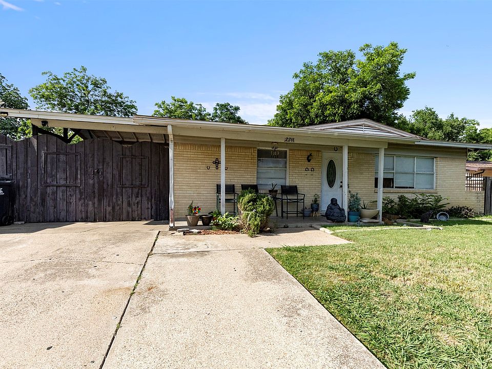 1st image of 2211 Cloverdale St