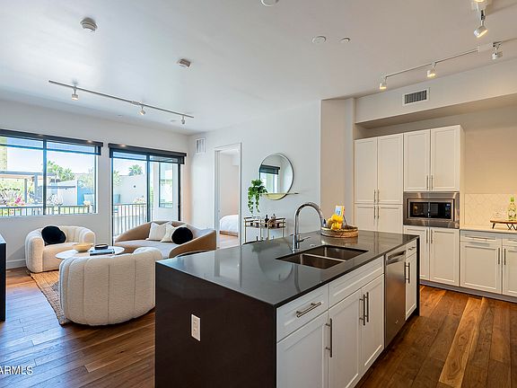 4th image of 3131 N CENTRAL Avenue #5015