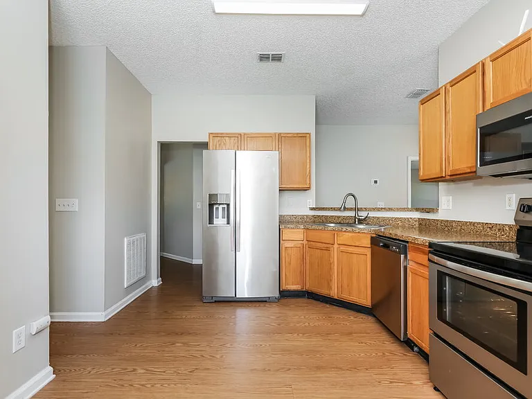 7533 International Village Dr — Photo 9