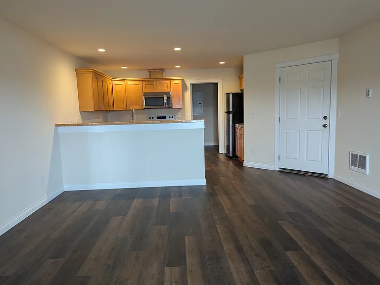 959 Wawona Ave SE #B — Photo 6