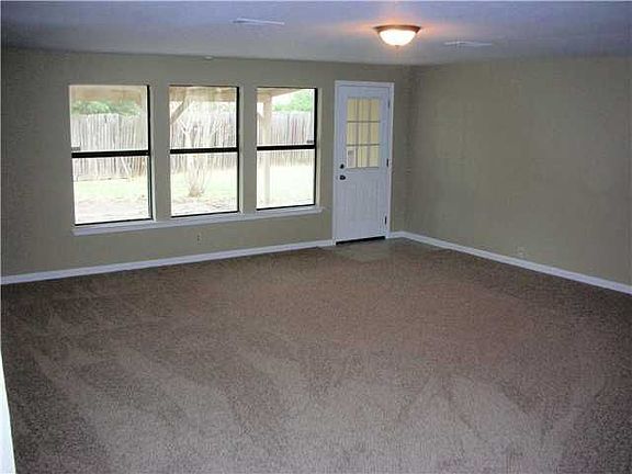 5th image of 500 Willow Wood Dr