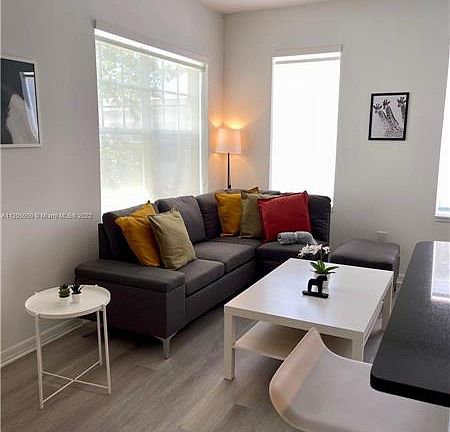 2nd image of 1244 Pennsylvania Ave APT 207