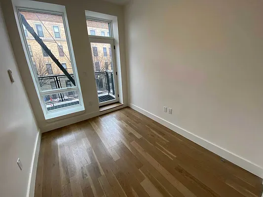 Rented by Artur Gutman, LREB | media 5