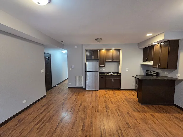 7844 S. Ellis Ave — Photo 23