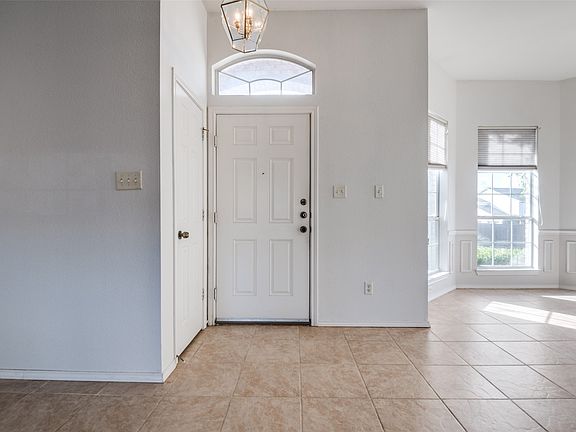 3rd image of 4500 Saddlebrook Dr