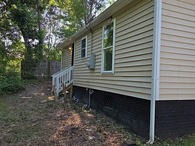 2357 Old Blackmon Ln — Photo 2