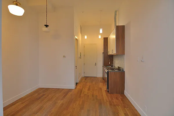 Rented by Hagstrom Management Inc | media 19