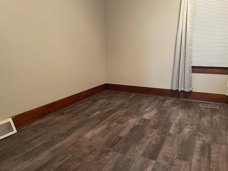 406 Chestnut St — Photo 13